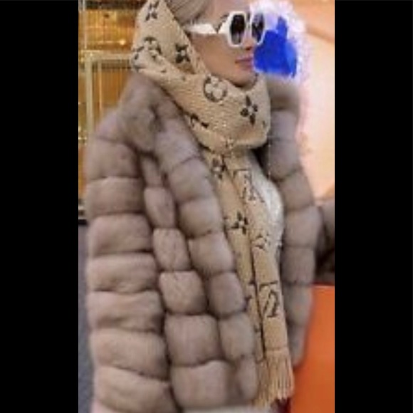 NWT Louis Vuitton Logomania jungle print scarf - Picture 3 of 8